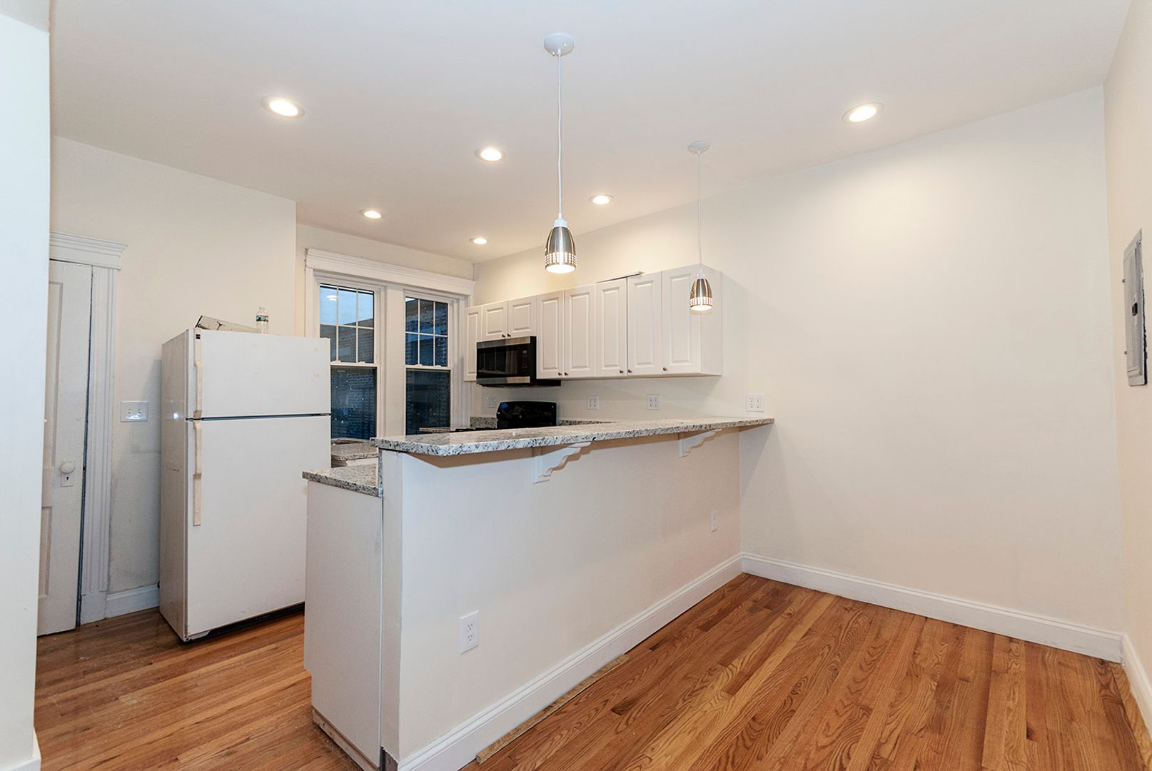 Brighton Condo: 1872 Commonwealth Ave