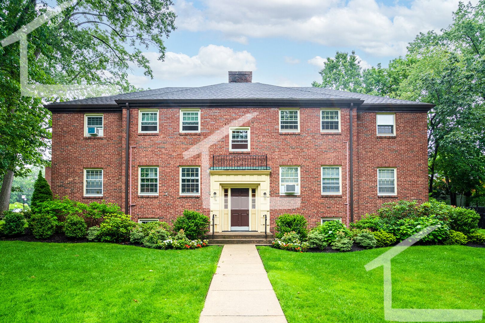 Newton House: 67B Wyman St.