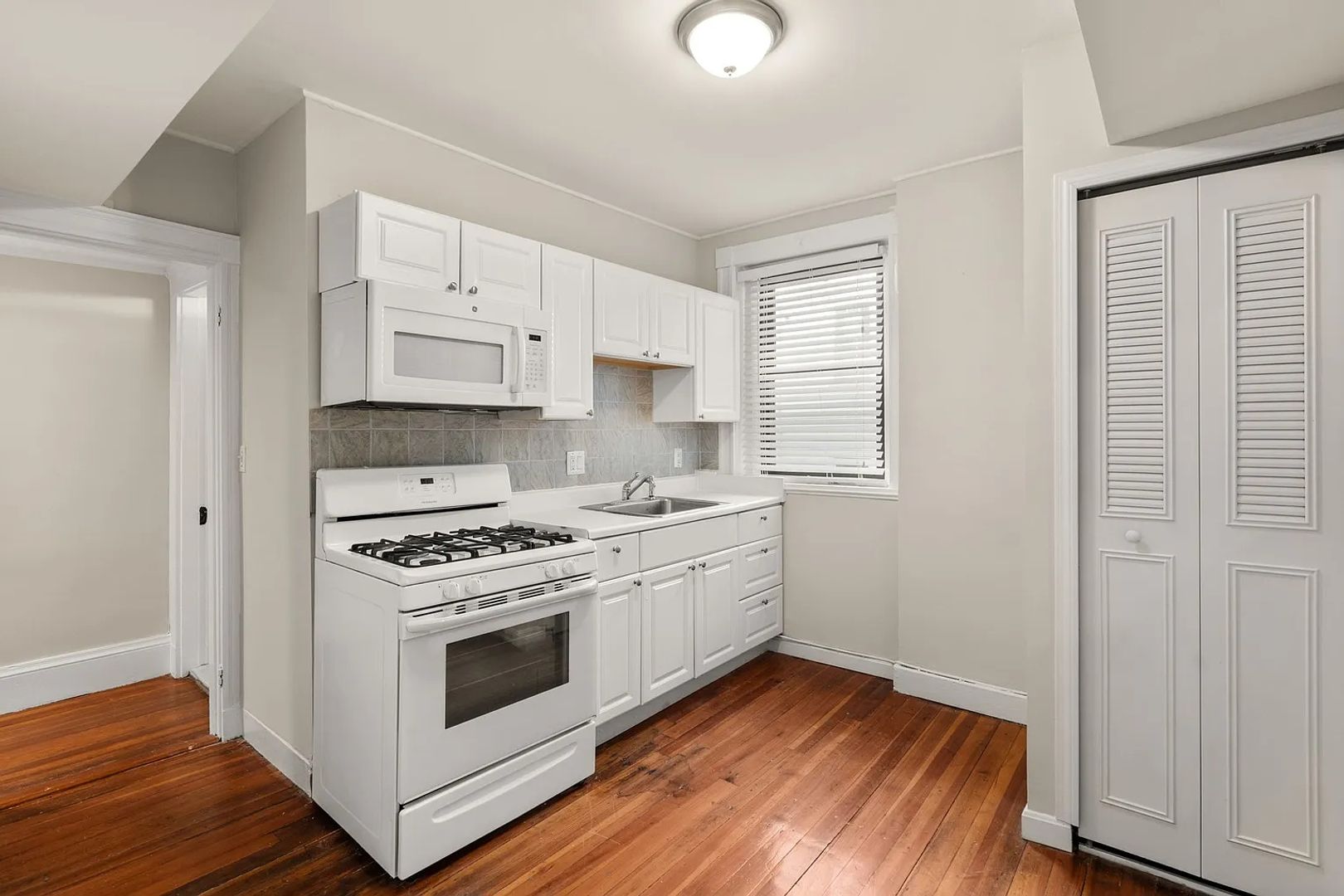 Brookline Condo: 26 Linden Pl