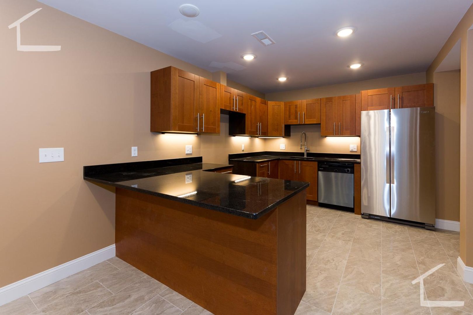 Brookline Townhome: 3 Linden St