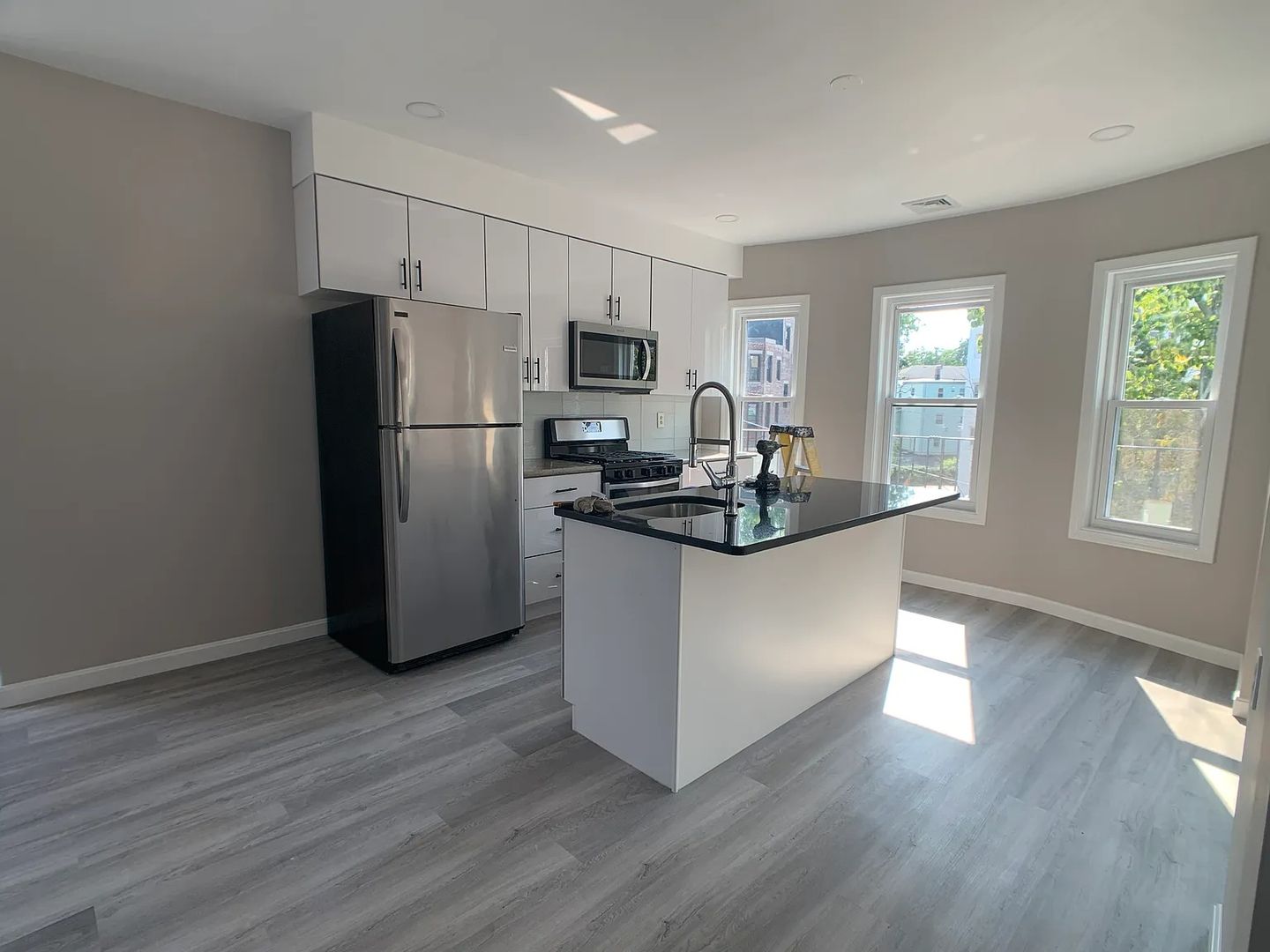 Boston Condo: 66 Quint Ave