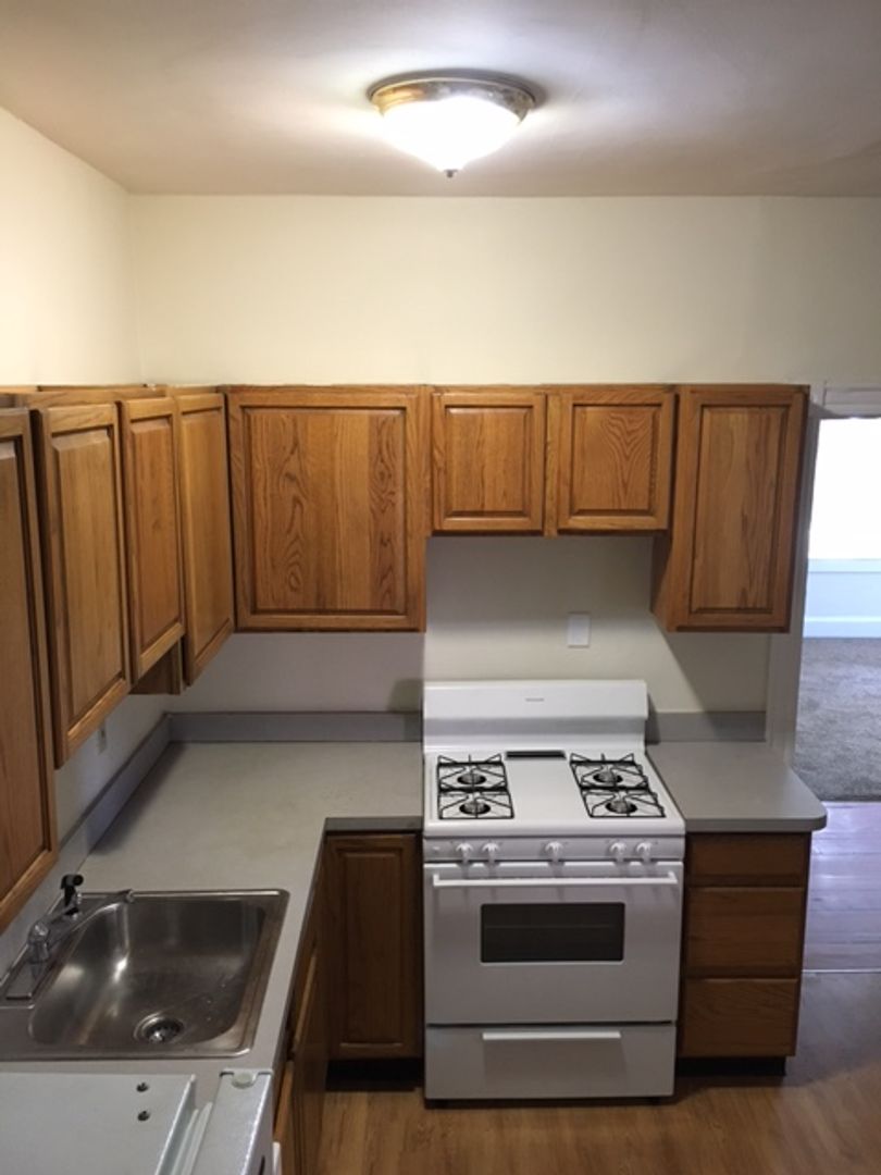 Brookline Condo: 1788 Beacon St