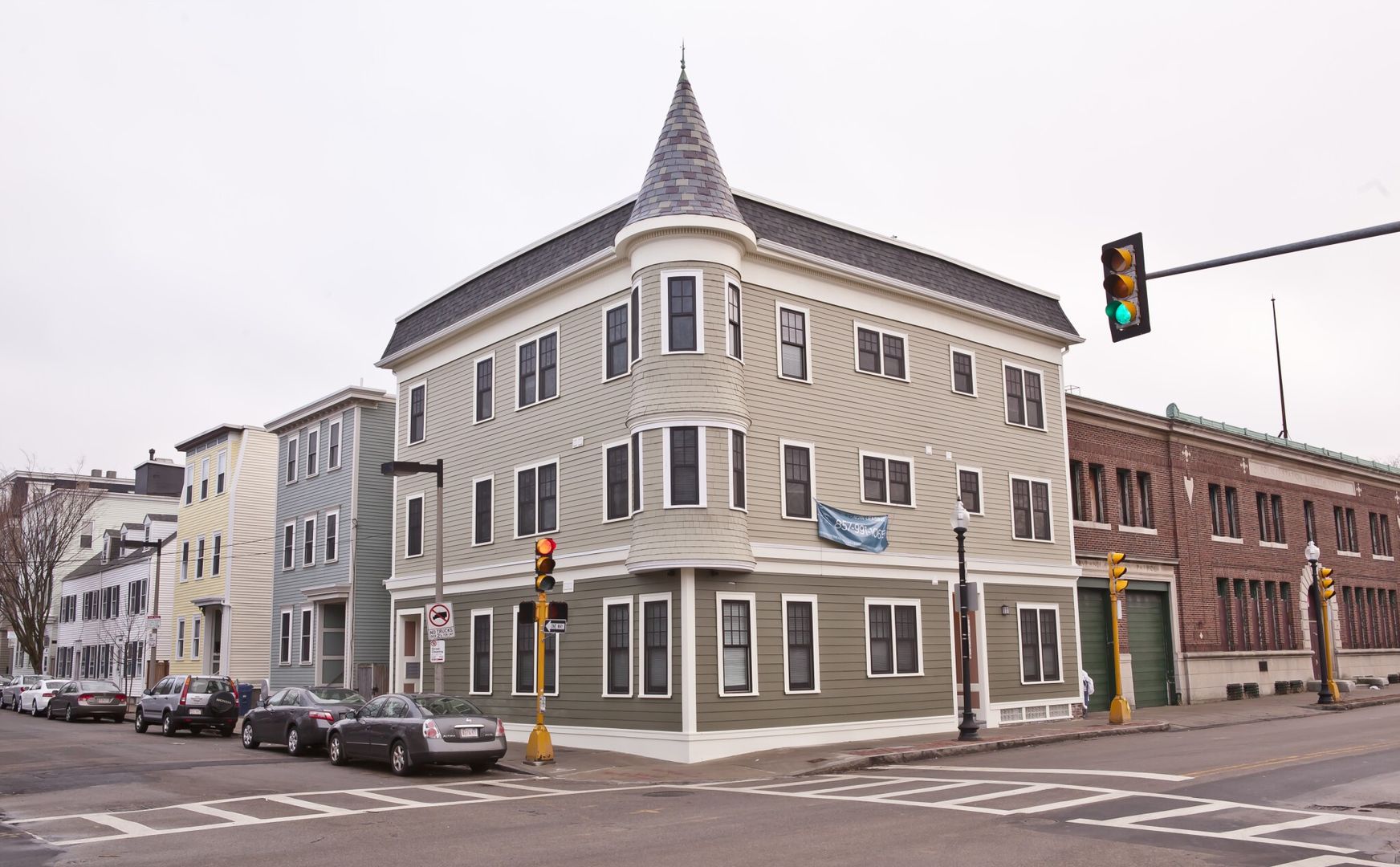 Boston (South Boston) House: 195 West Tihrd St,