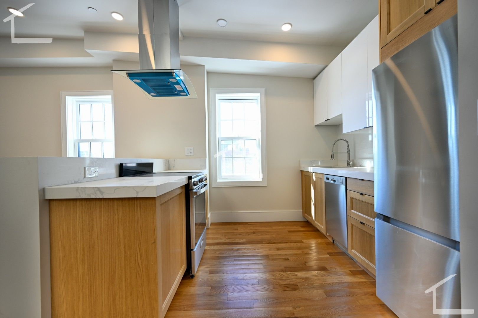 Boston Condo: 16 Winchester St