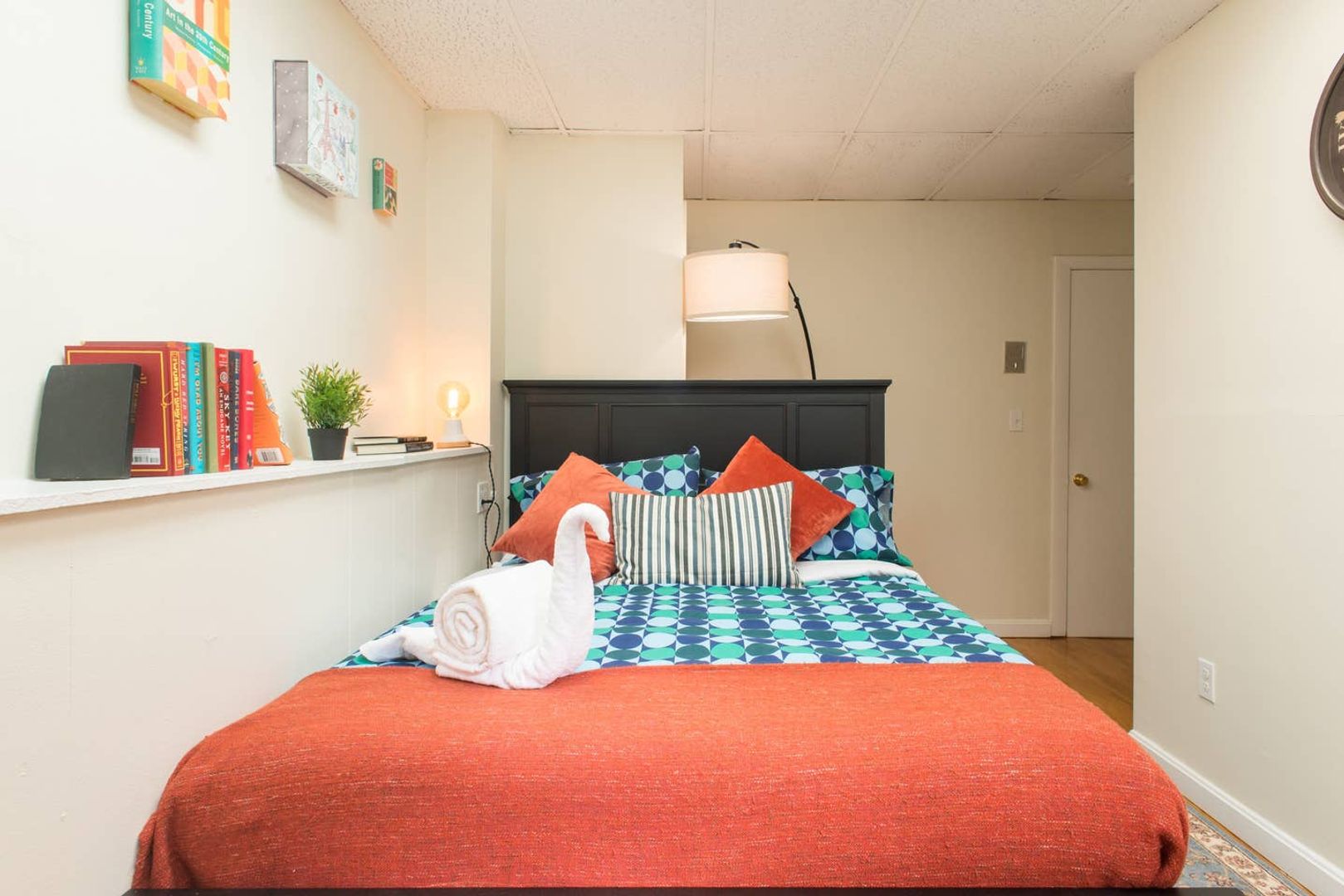 Boston Condo: 43D Bay State Rd