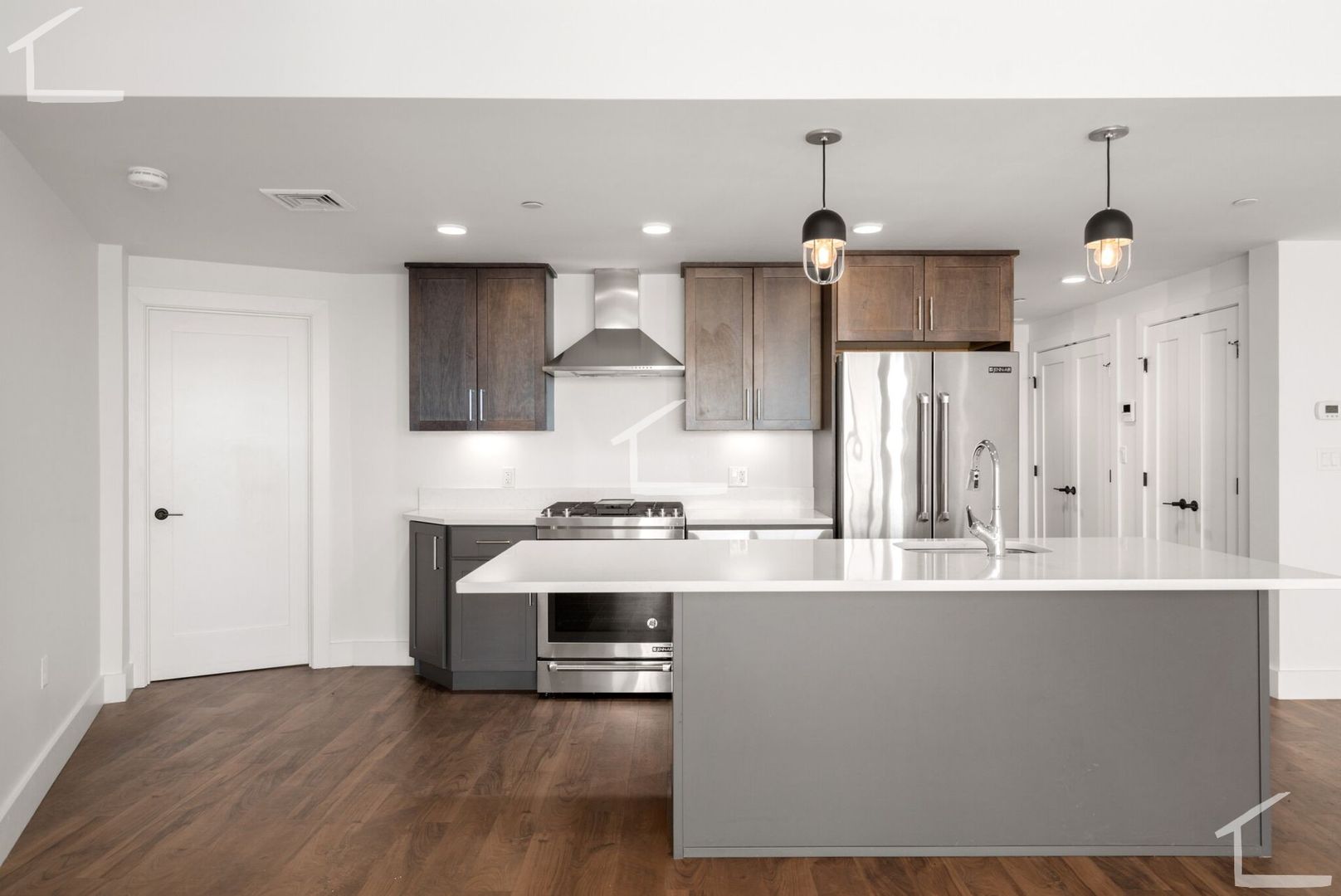 Boston Condo: 31 Hichborn St.