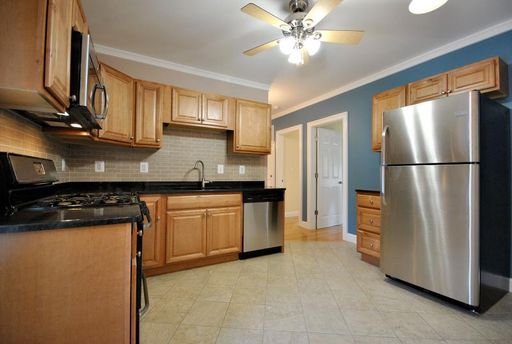 Great 3 bed w/ Parking Included in Brighton