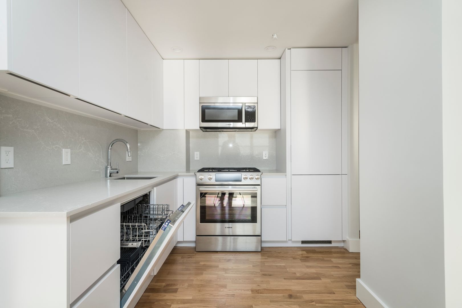 Boston (Southie) House: 1410 Ciolumbia, Rd