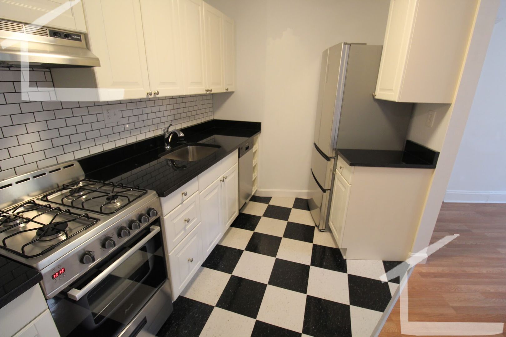 Boston House: 130 Brainerd Rd