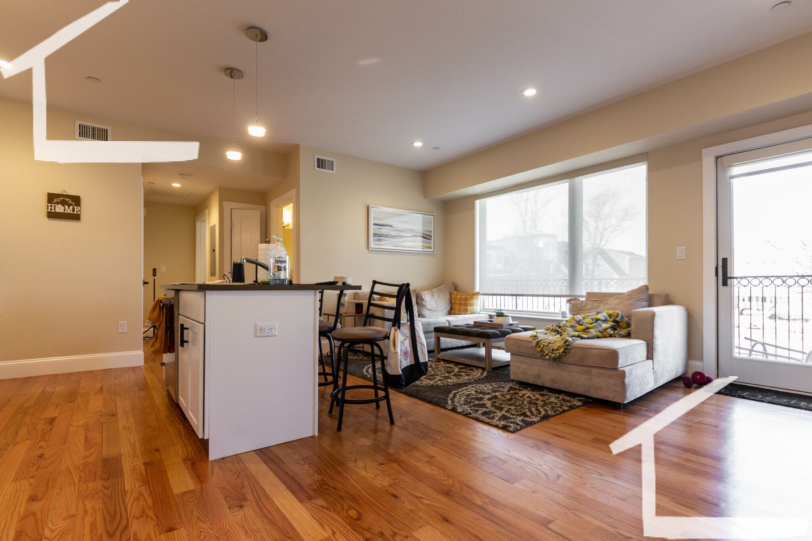 Boston Townhome: 9 Glencoe St