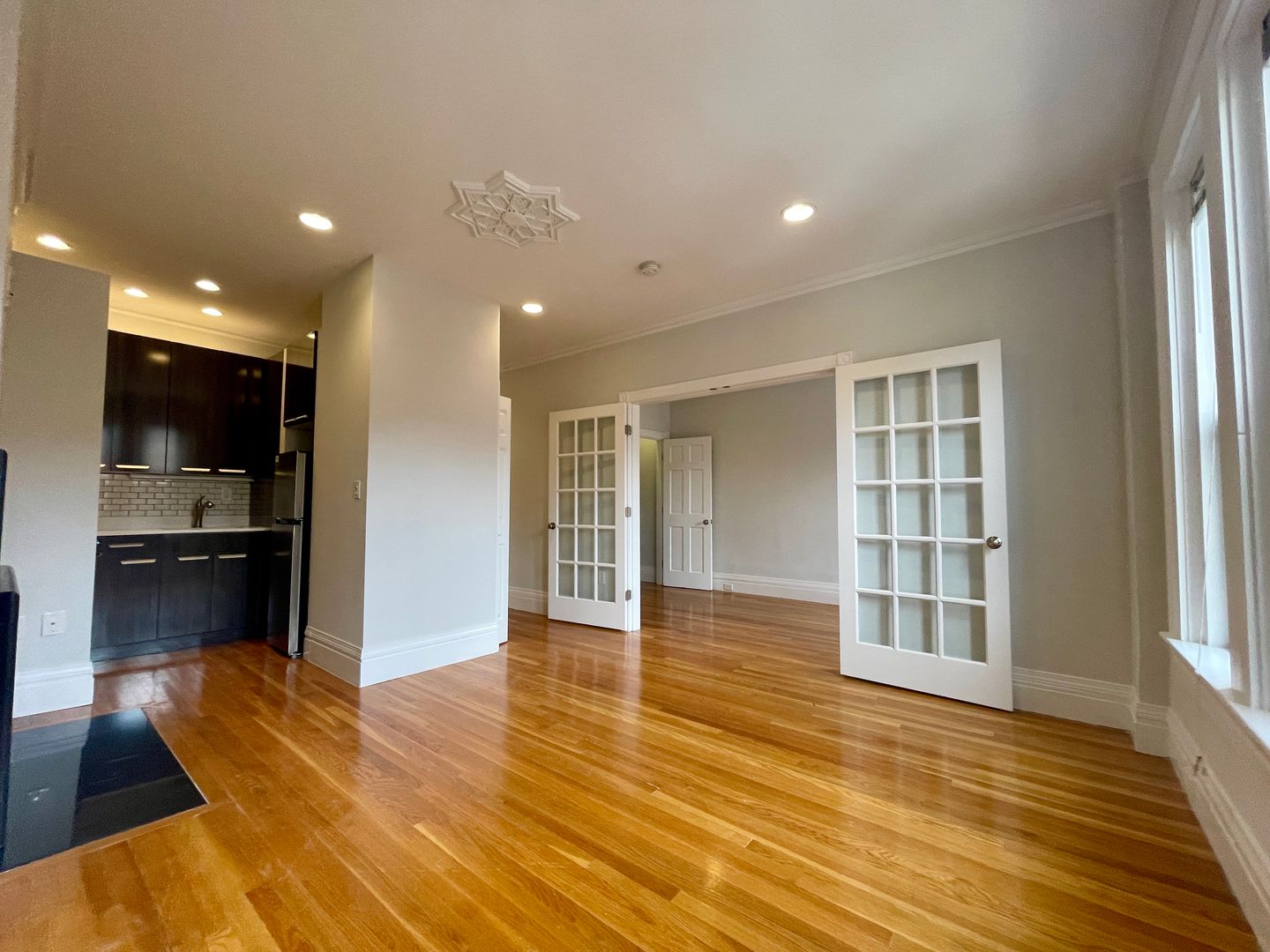 Boston Condo: 254 Newbury St