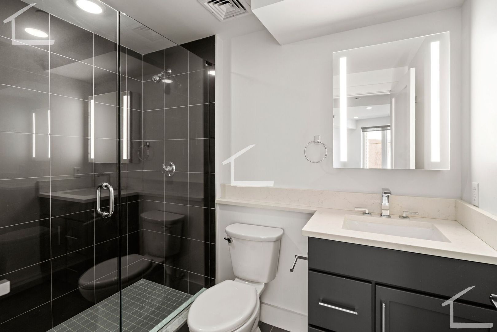 Boston Condo: 26 Hichborn St.
