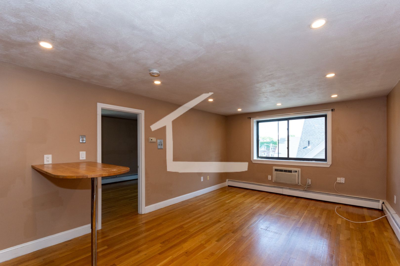 Boston Condo: 52 Gardner St