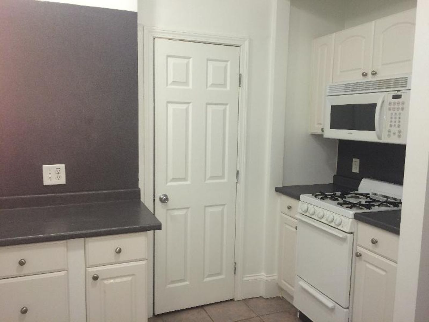 Boston House: 28 Hemenway St.