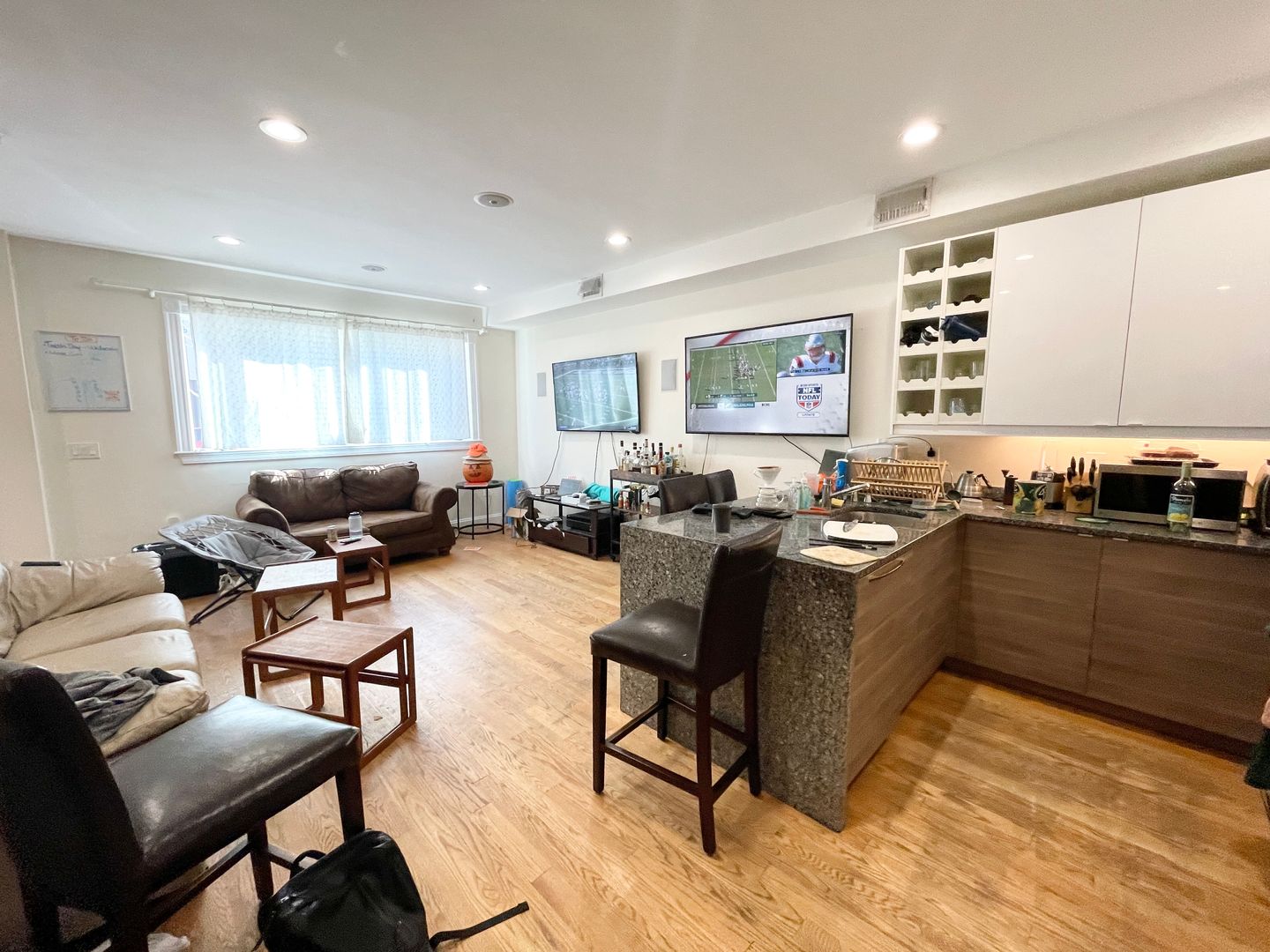 Boston (South Boston) House: 275 Dorchesterrr St