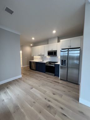 Allston 4.5 Bed / 3 Bath – No Broker Fee – New Construction – 9/1 – photo 1