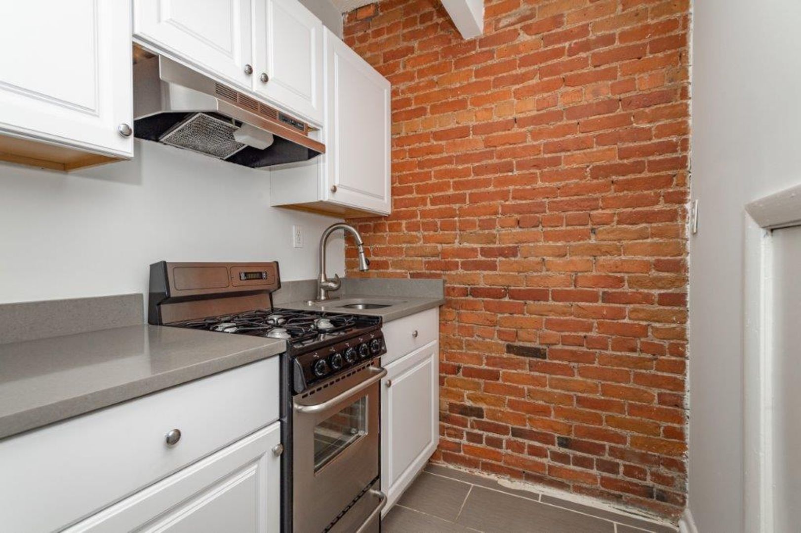 Boston Condo: 179 St Botolph