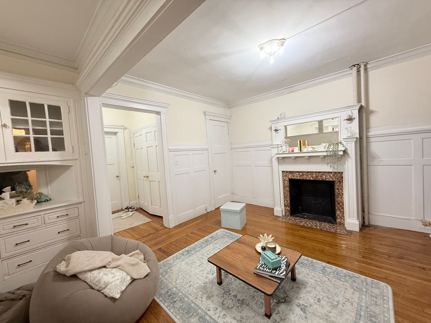 Boston House: 452 Park Dr