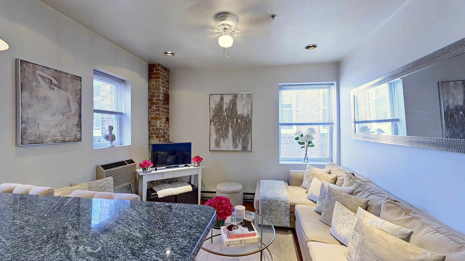 Boston Condo: 91 Prince St