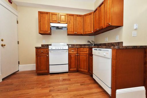 Mission Hill Area. No Brokers Fee, Hot Water Included, Eat-in Kitchen, Parking for Rent – photo 1