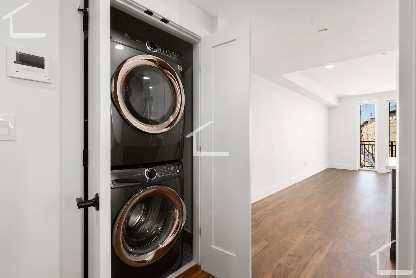 Boston Condo: 26 Hichborn 9