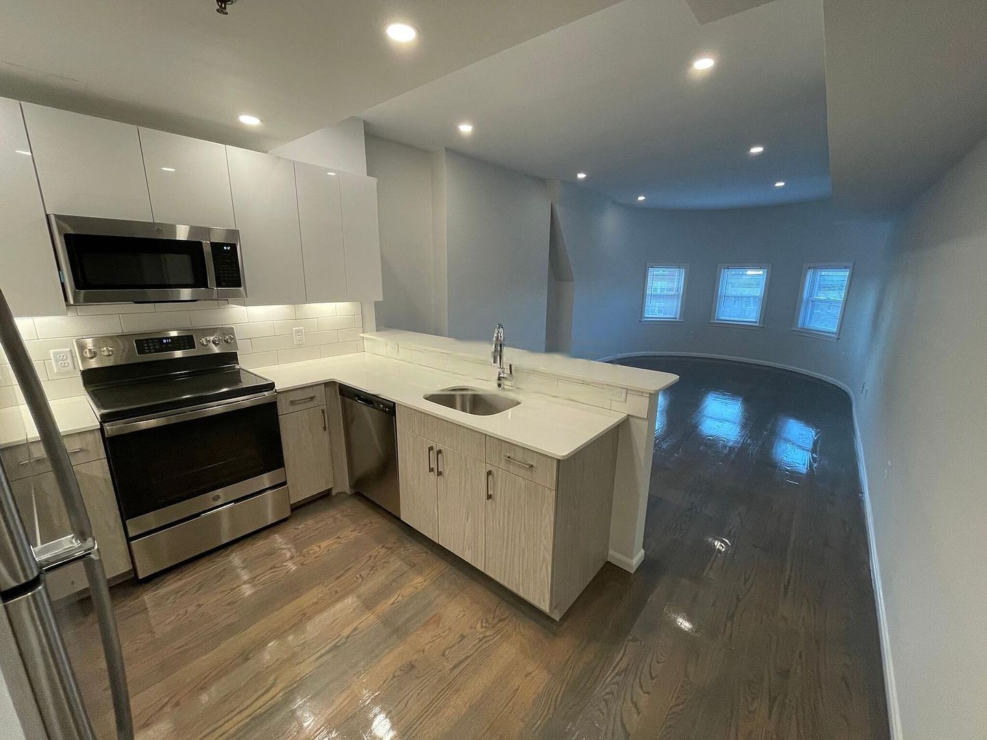 Brookline Condo: 1404 Beacon Street