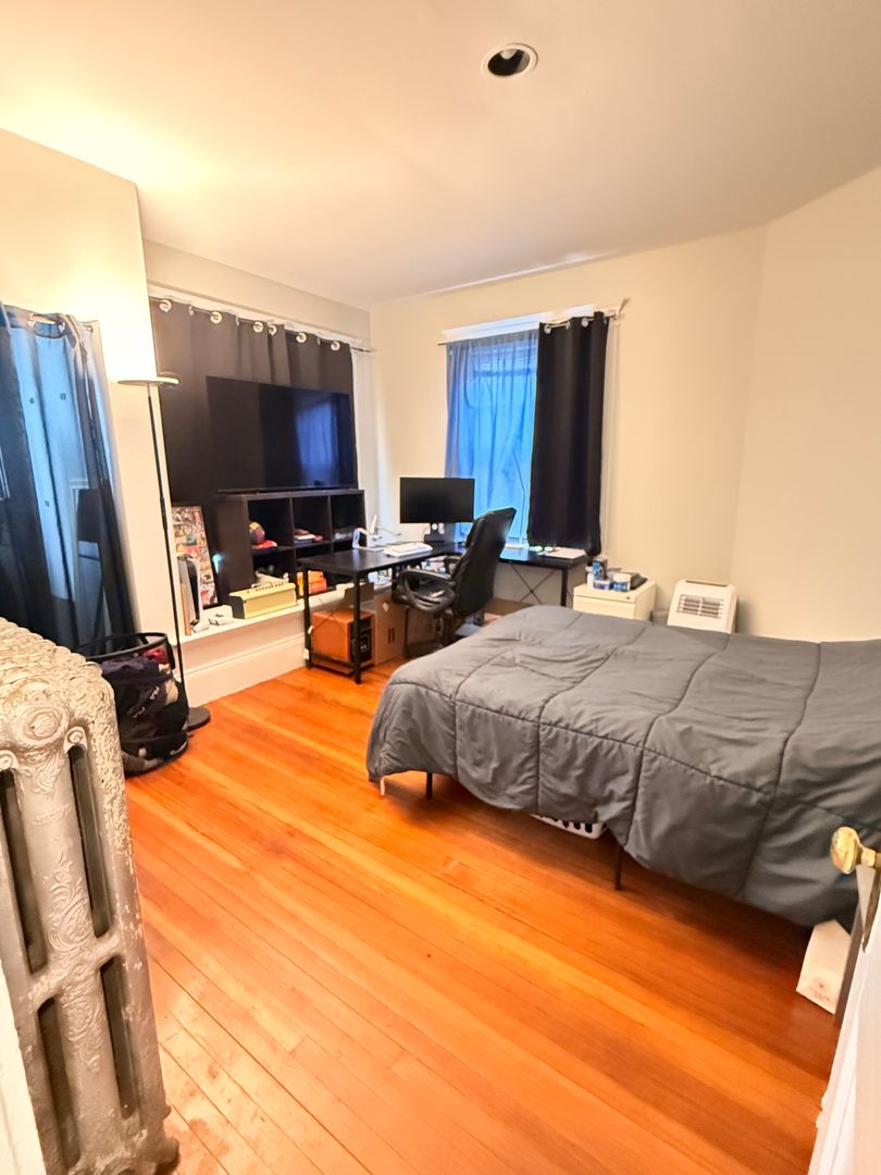 Boston Condo: 140 Kilsyth Rd