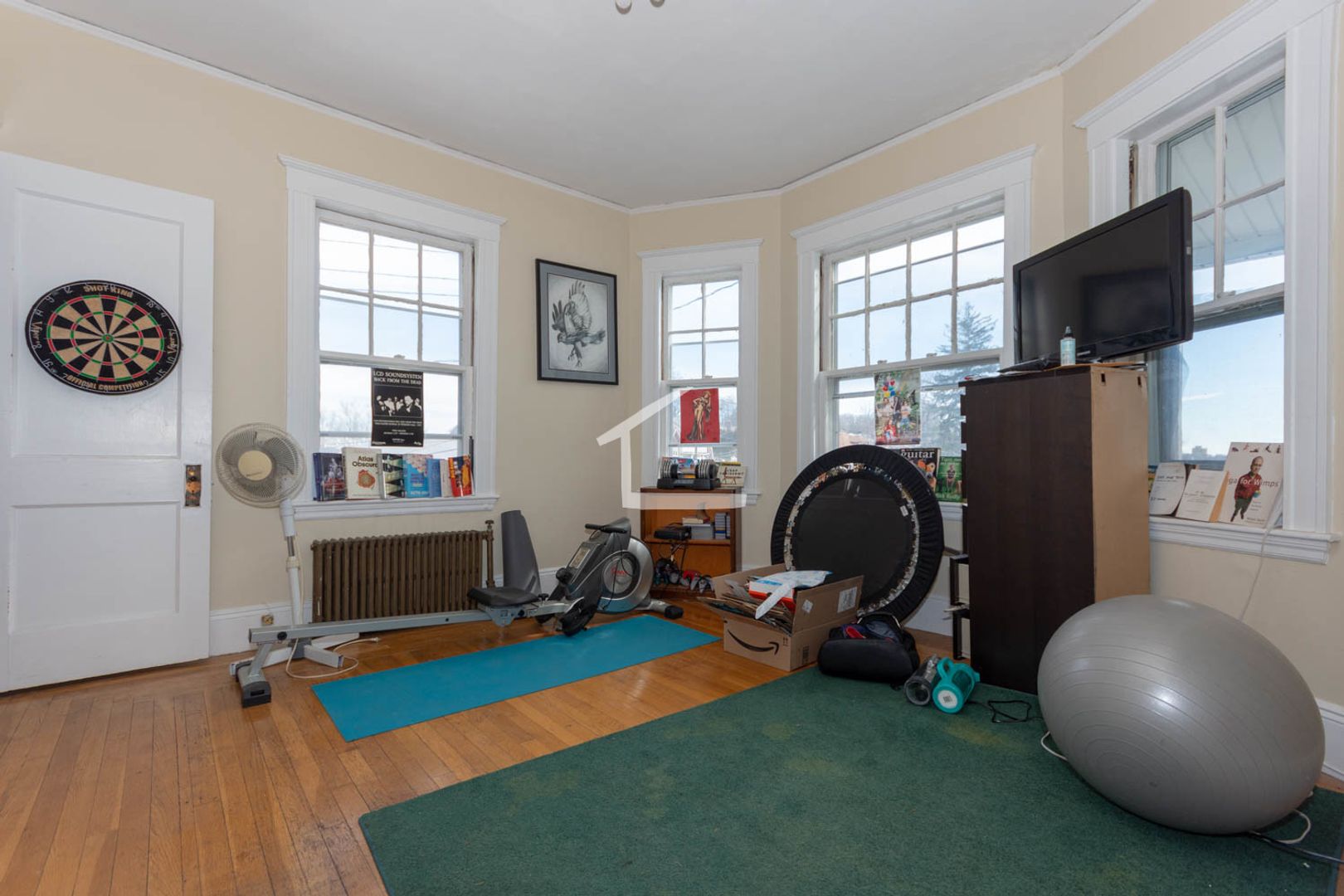 Boston House: 1 Glenley Ter