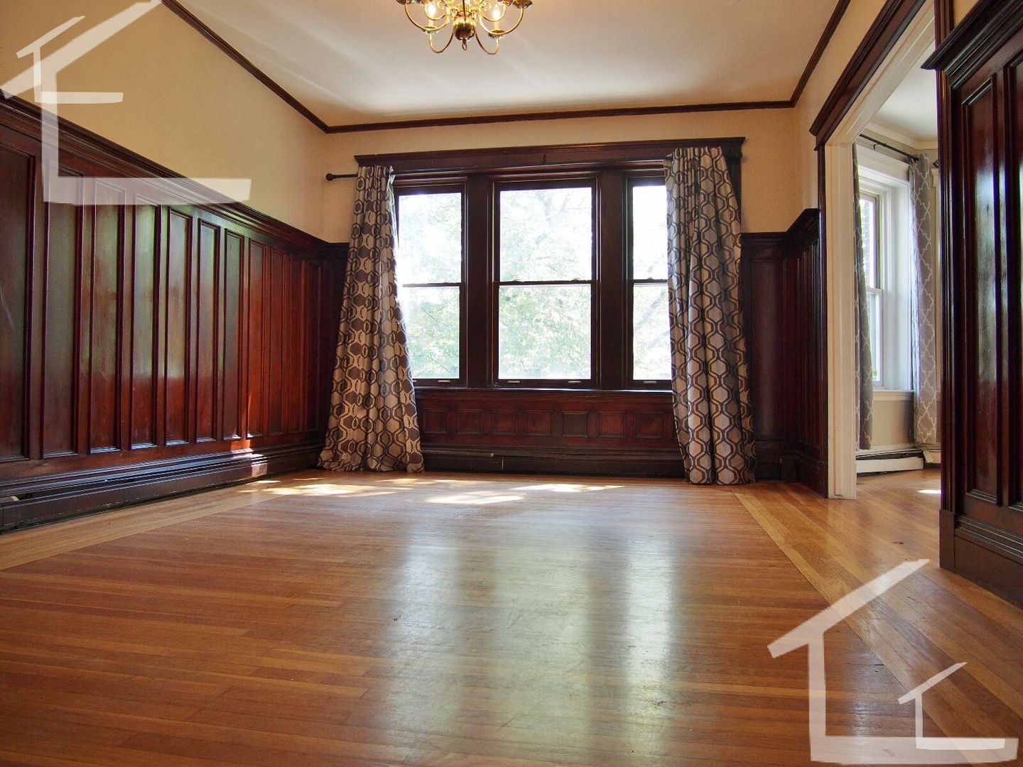 Brookline Condo: 21 Euston St.