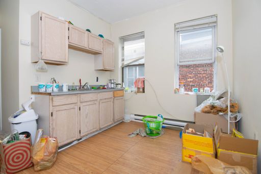 Mission Hill 3 Bed | Heat & Hot Water Included | No Broker Fee