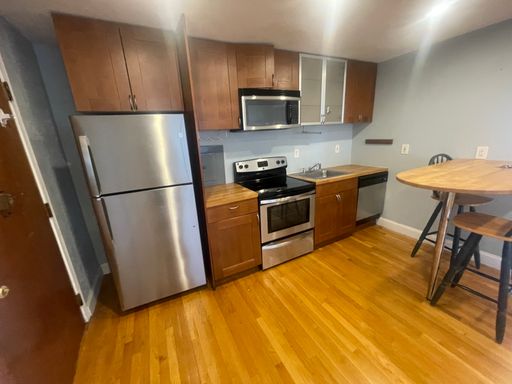 Packards Corner Super Nice Sunny Modern 1 bed on Green Line NO FEE Heat Inc Laundry AC Dishwasher – photo 1