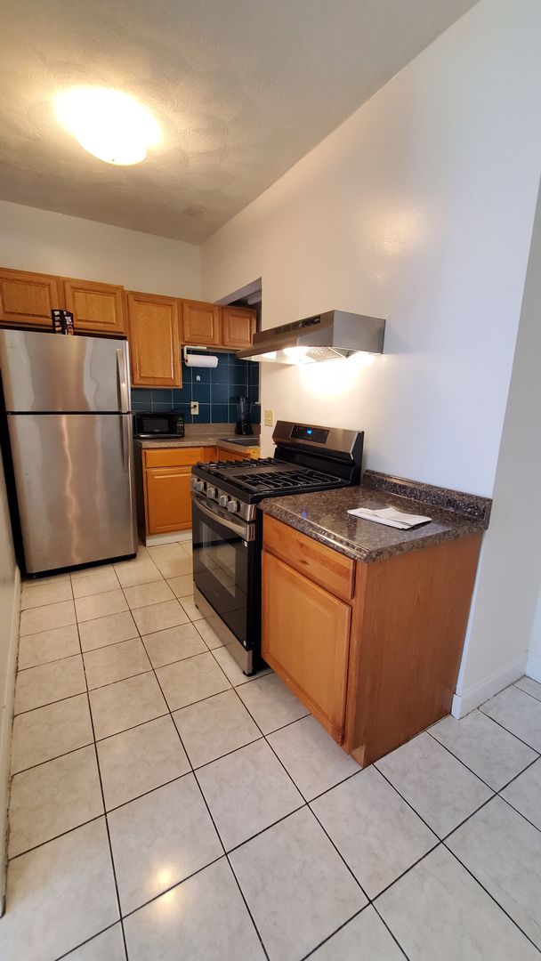 Boston House: 455 Cambridge St.