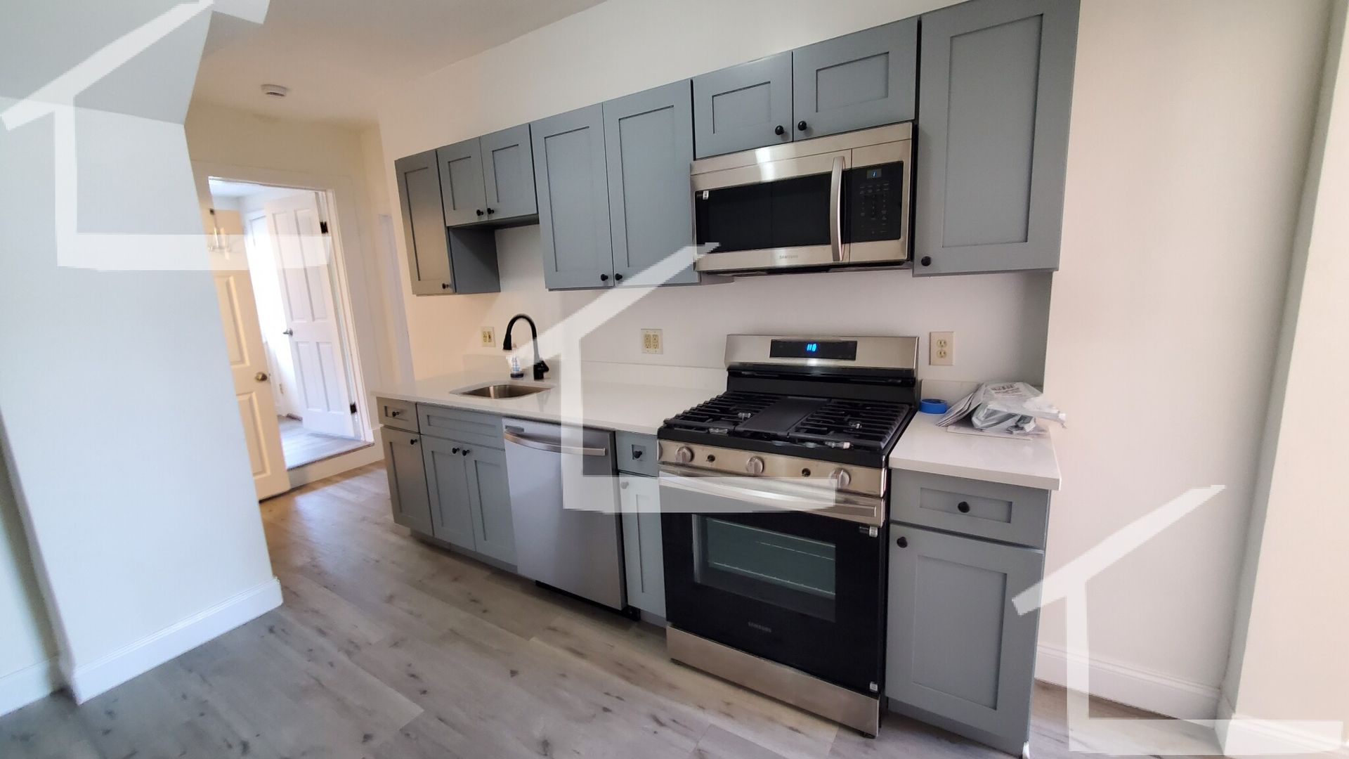 Boston Townhome: 455 Cambridge St