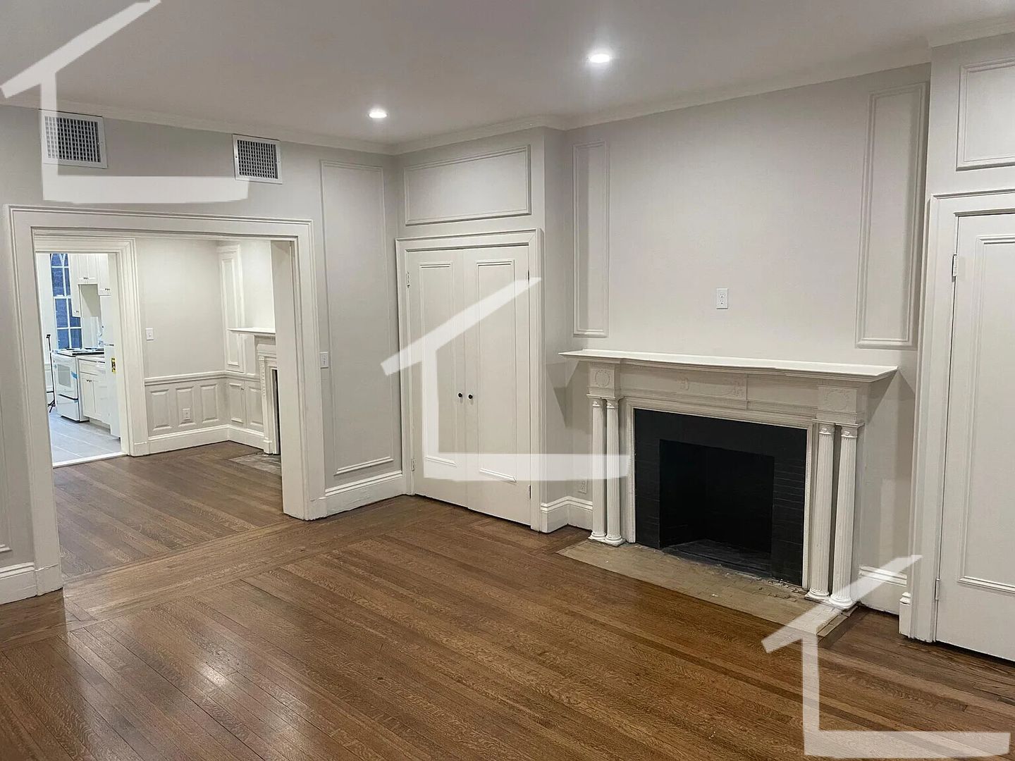Brookline Condo: 1712 Beacon St