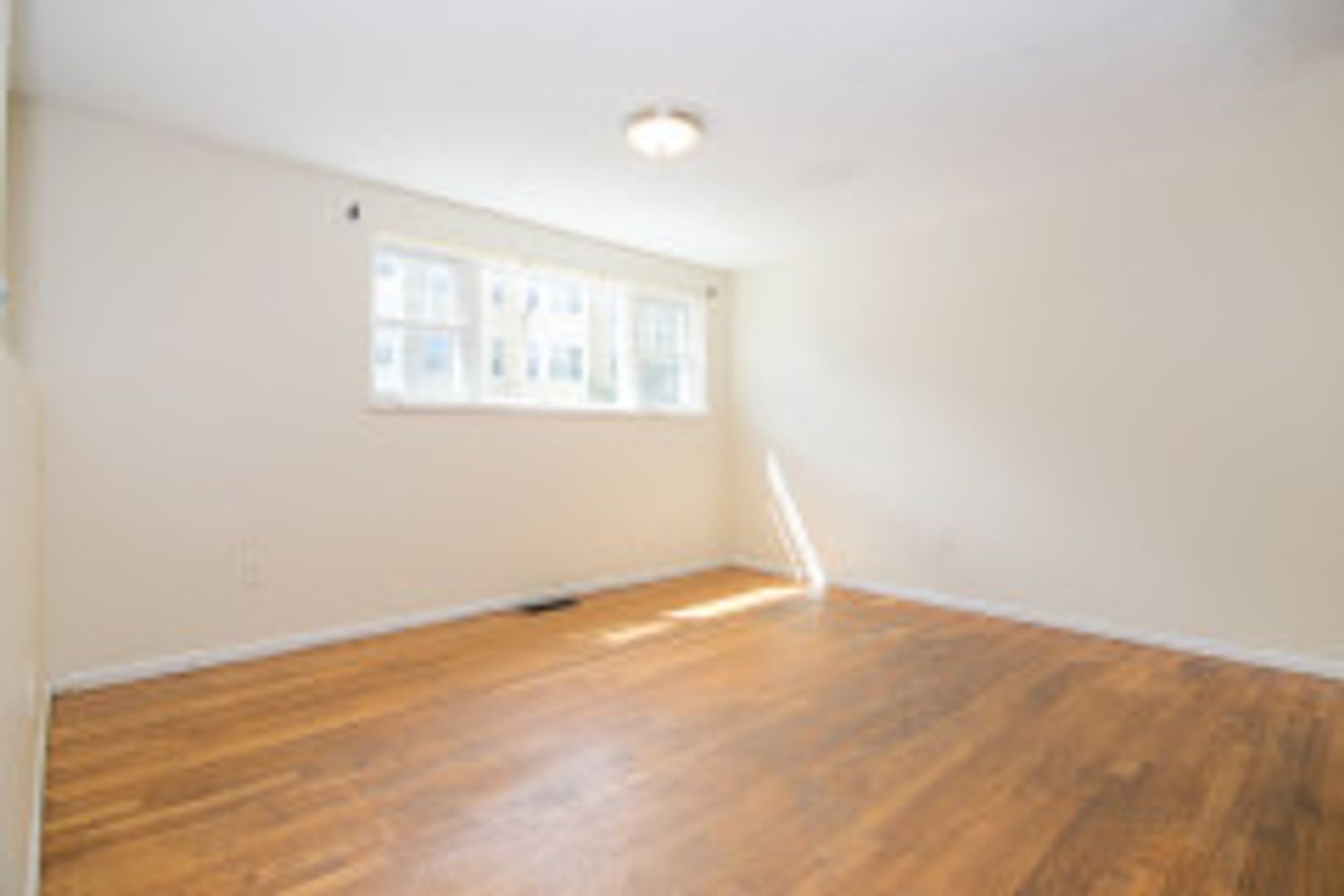 Boston Townhome: 133 Glenville Ave