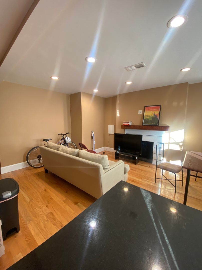 Brookline Condo: 32 Linden St