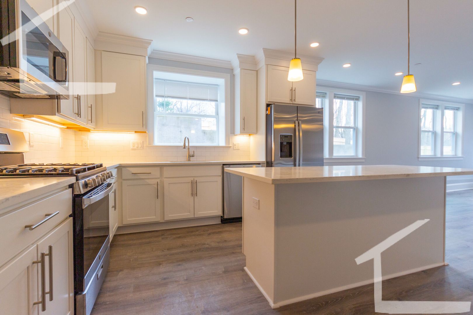 Boston Condo: 124 Kenrick St
