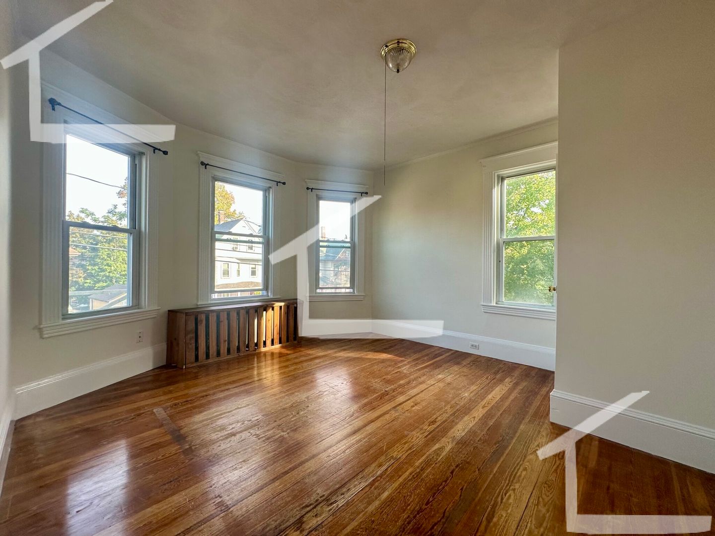 Brighton Condo: 77 Fairbacks St