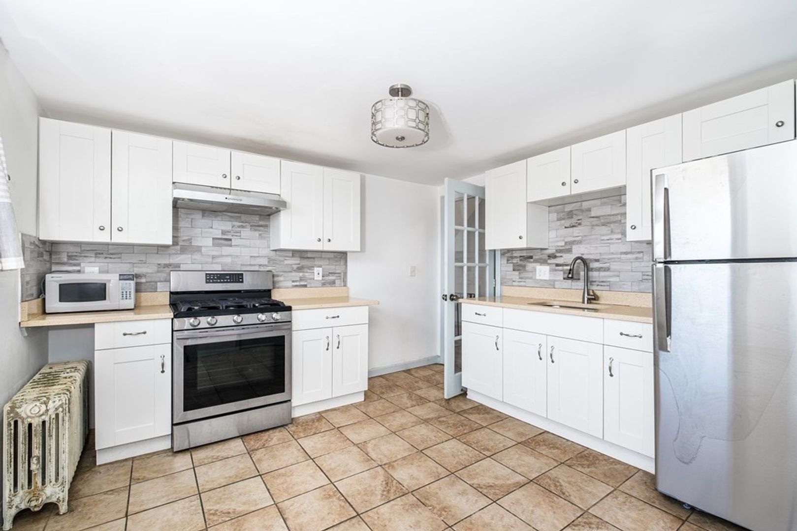 Waltham House: 7-9 Dexter St