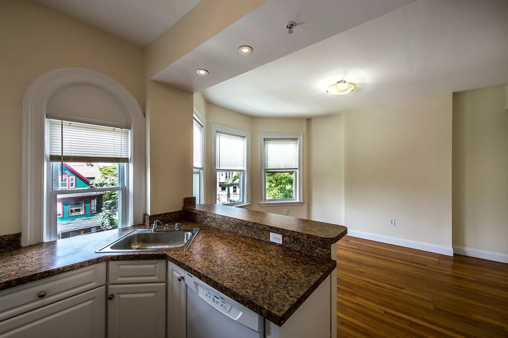 Boston Condo: 49 Ashford St