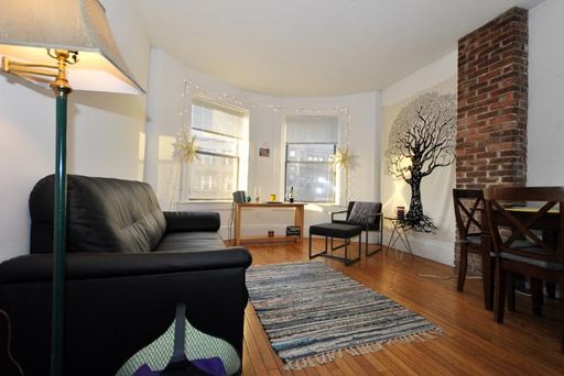 Mission Hill 4 Bed – Renovated – Laundry in Unit – No Fee – 9/1