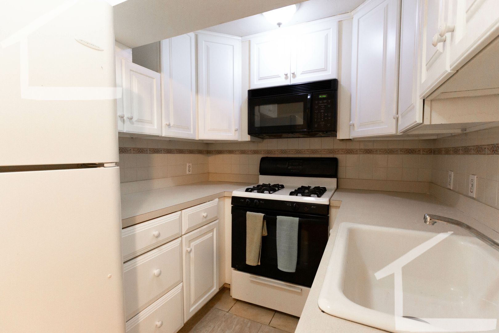 Boston House: 1118 Commonwealth Ave