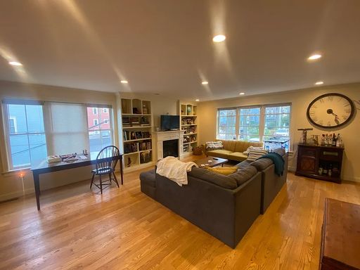 No Brokers Fee, No Security Deposit, In-Unit Washer and Dryer, Central Heat/AC, One Parking is Included, Pets Friendly, Parking for Rent – photo 1