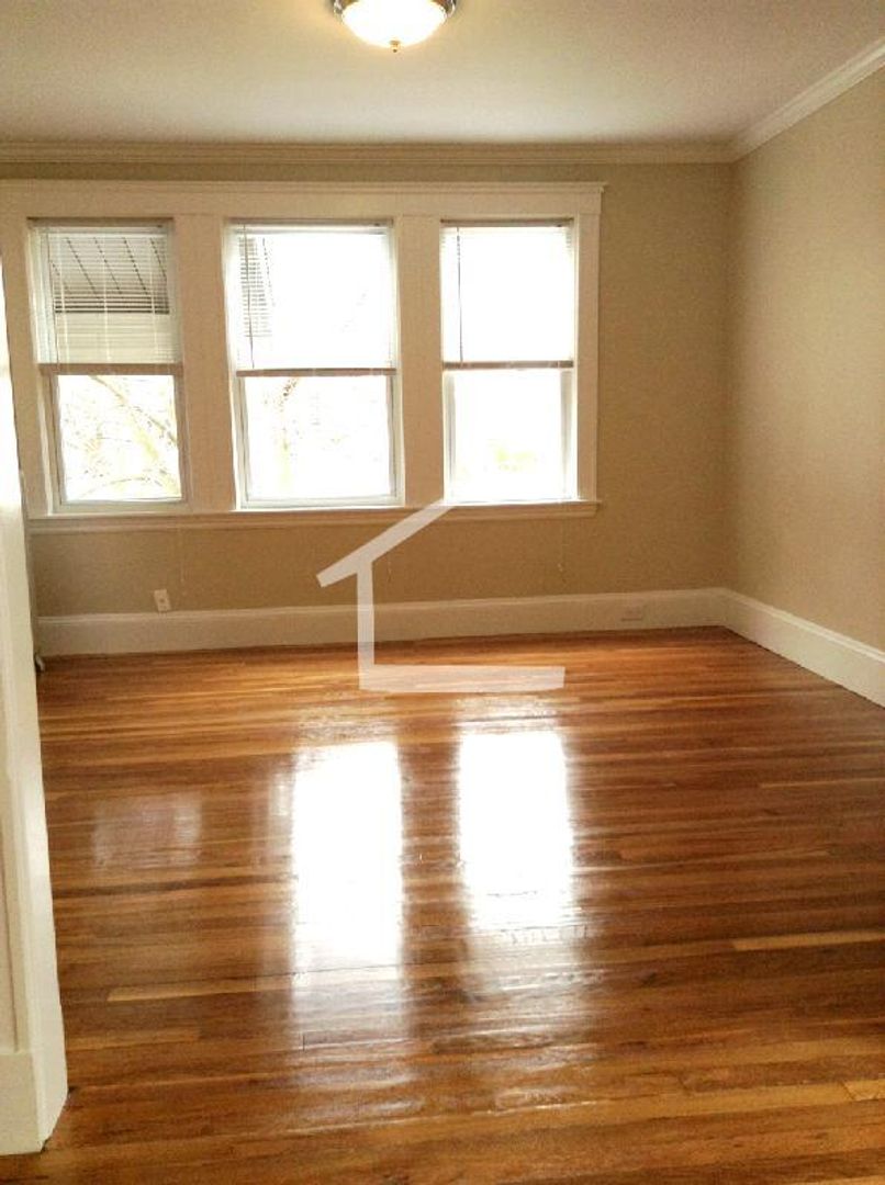 Somerville Condo: 34 Irvington