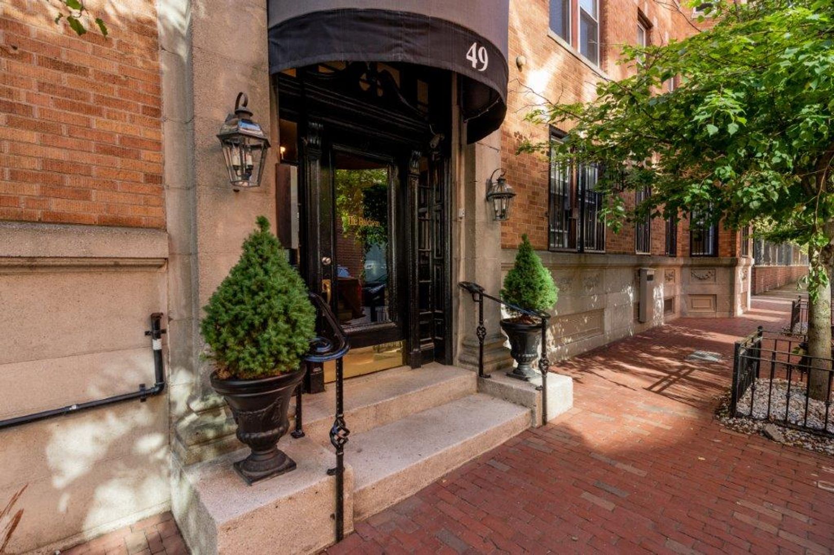 Boston House: 49B Worthington St.