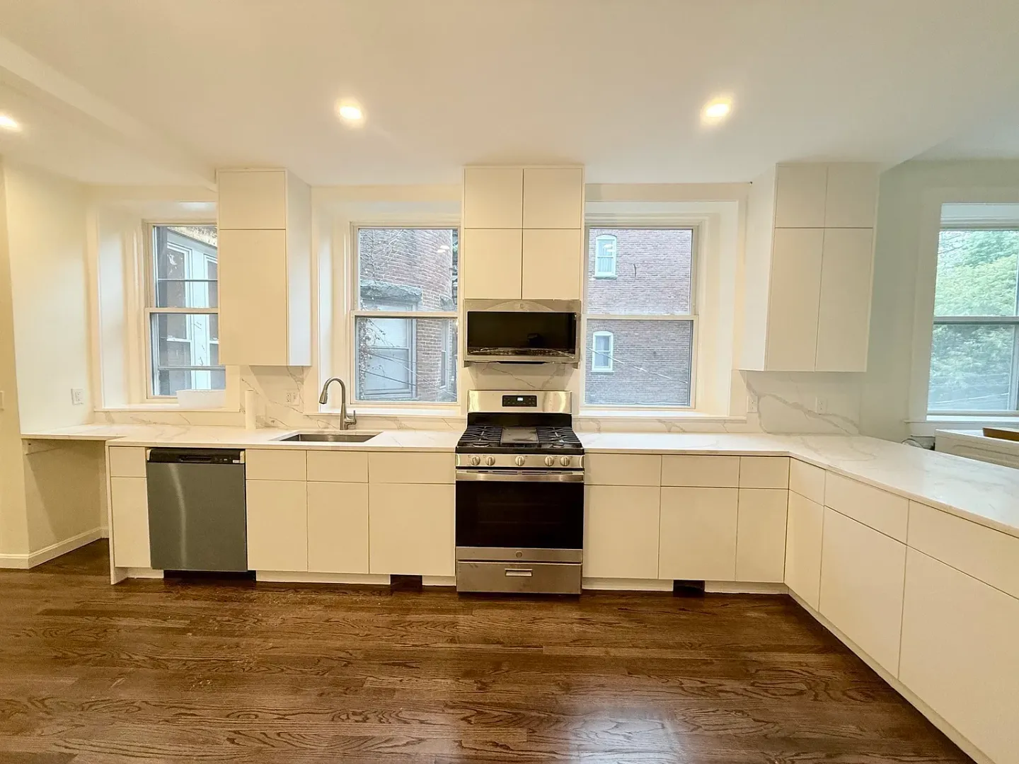 Brookline Townhome: 1726 Beacon St