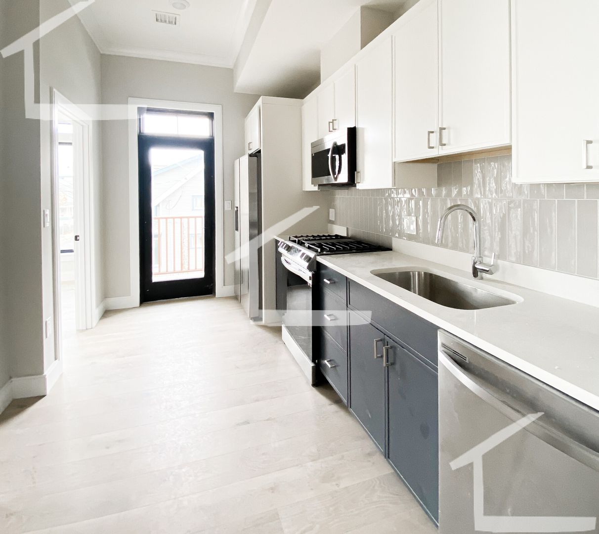 Boston Condo: 159 Everett Street