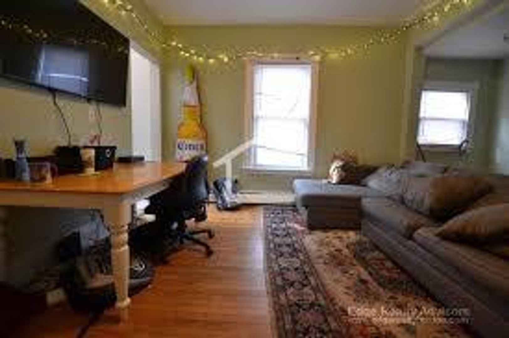 Boston House: 16 Pratt St