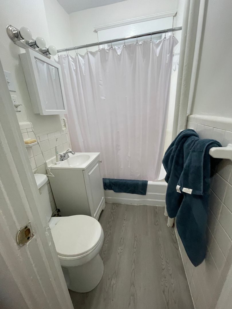 Boston House: 67 Woodstock Ave