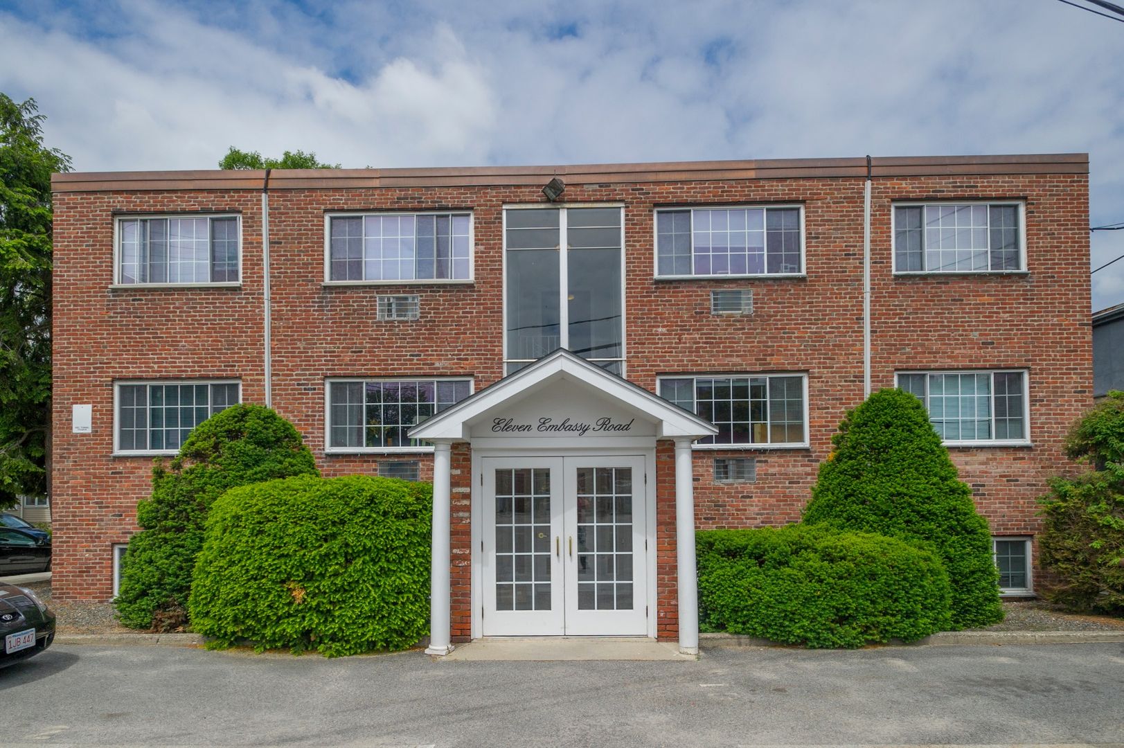 Boston Condo: 09 Embassy rd